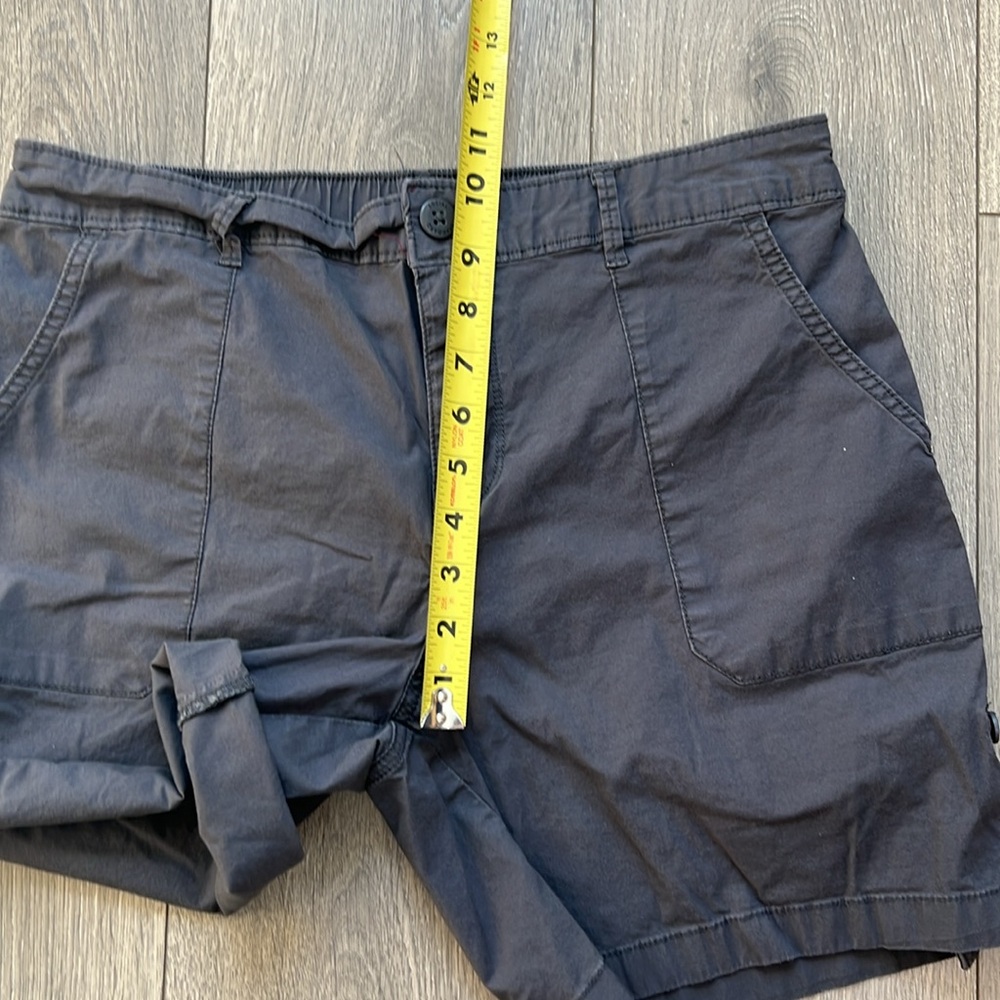 Social standard by sanctuary, Sz M, gray stretch, short, button tab cuff - Picture 10 of 12